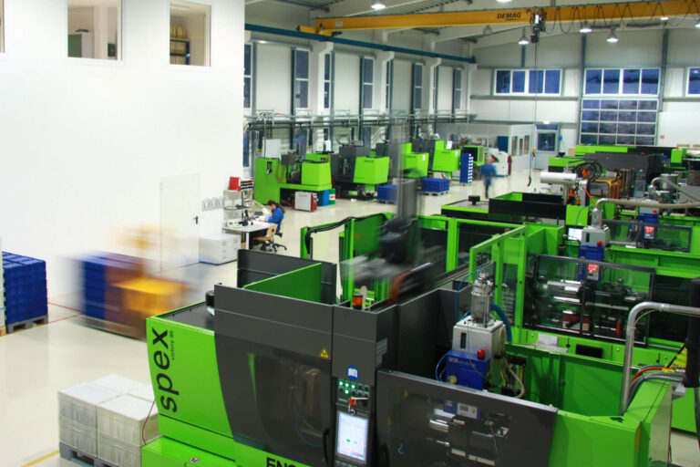 Produktionshalle des Flamingo Forstkeil in Österreich Salzburg